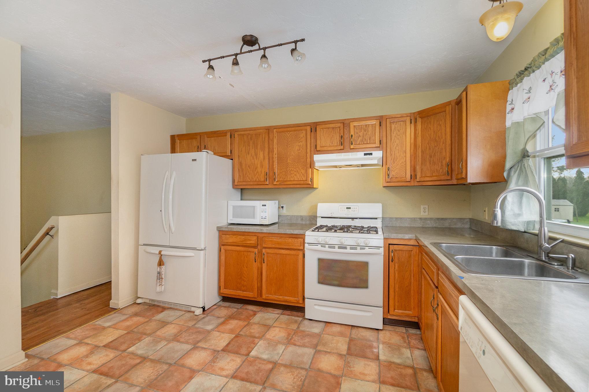 1800 Poplar Road Dover, PA 17315 - Photo 11 of 34 Gallery Image 11