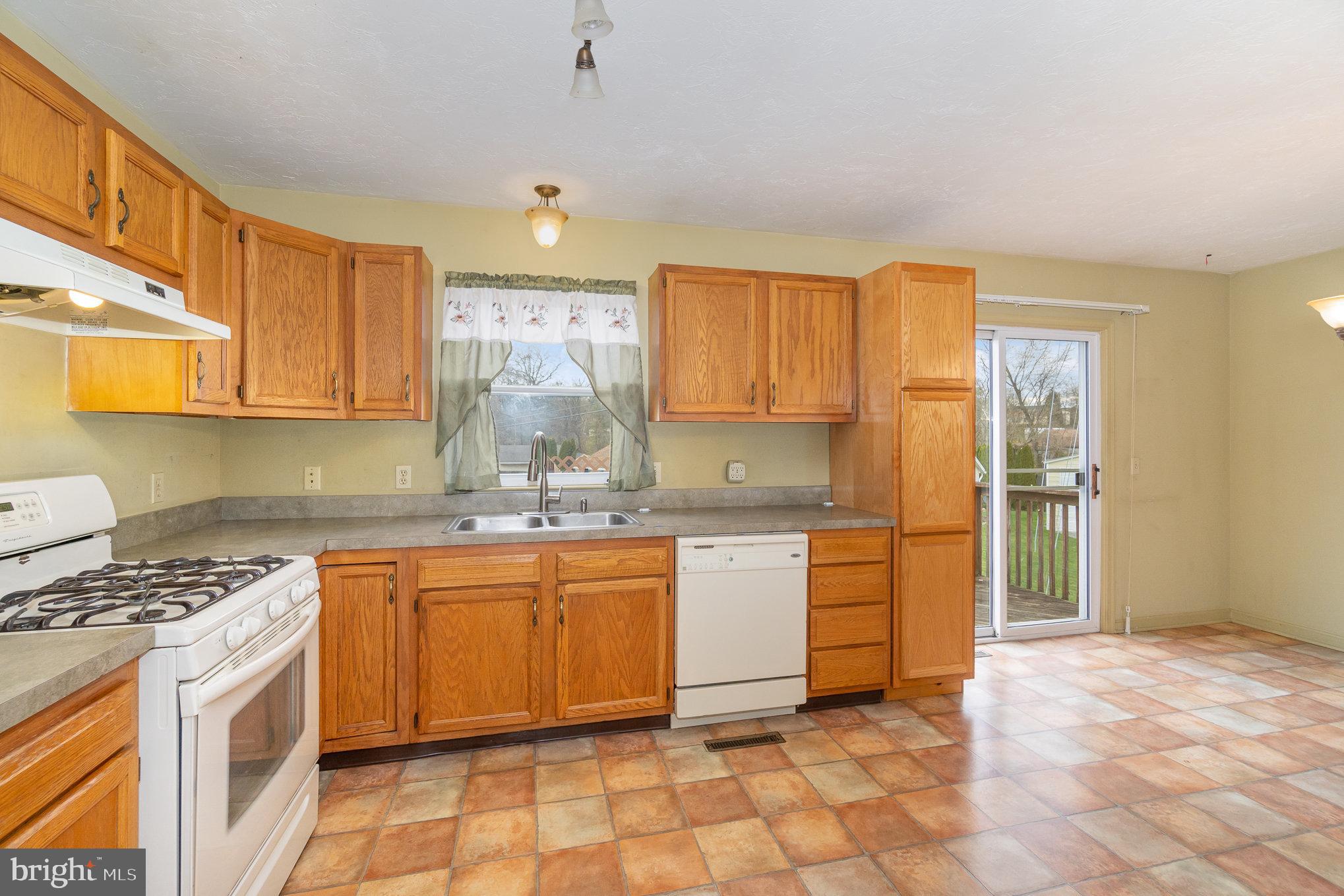 1800 Poplar Road Dover, PA 17315 - Photo 10 of 34 Gallery Image 10
