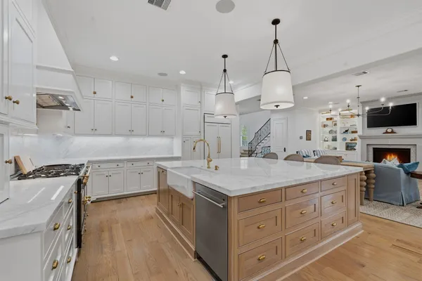 $2,695,000 | 2607 Admiralty Bend Lane, The Woodlands, TX 77380