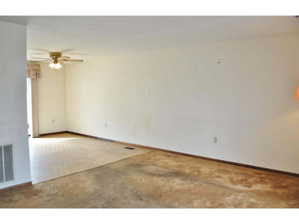 23 Ritter Street, Unit B Nashua, NH 03060 - Photo 3 of 8