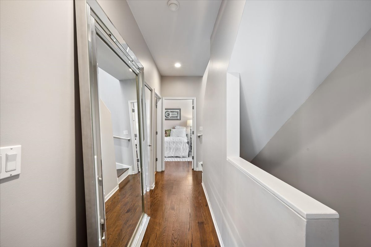 930 North Howe Street, Unit 930 Chicago, IL 60610 - Photo 13 of 27