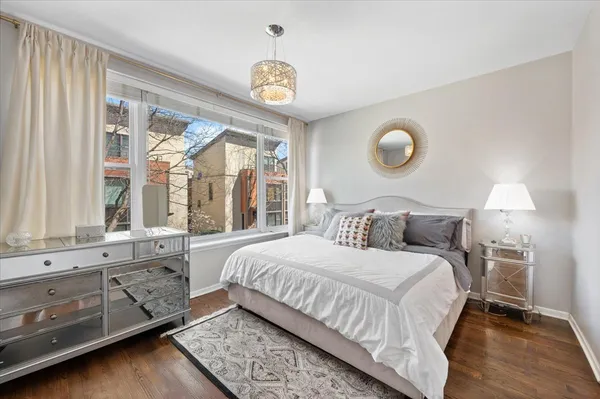 $610,000 | 930 North Howe Street, Unit 930, Chicago, IL 60610