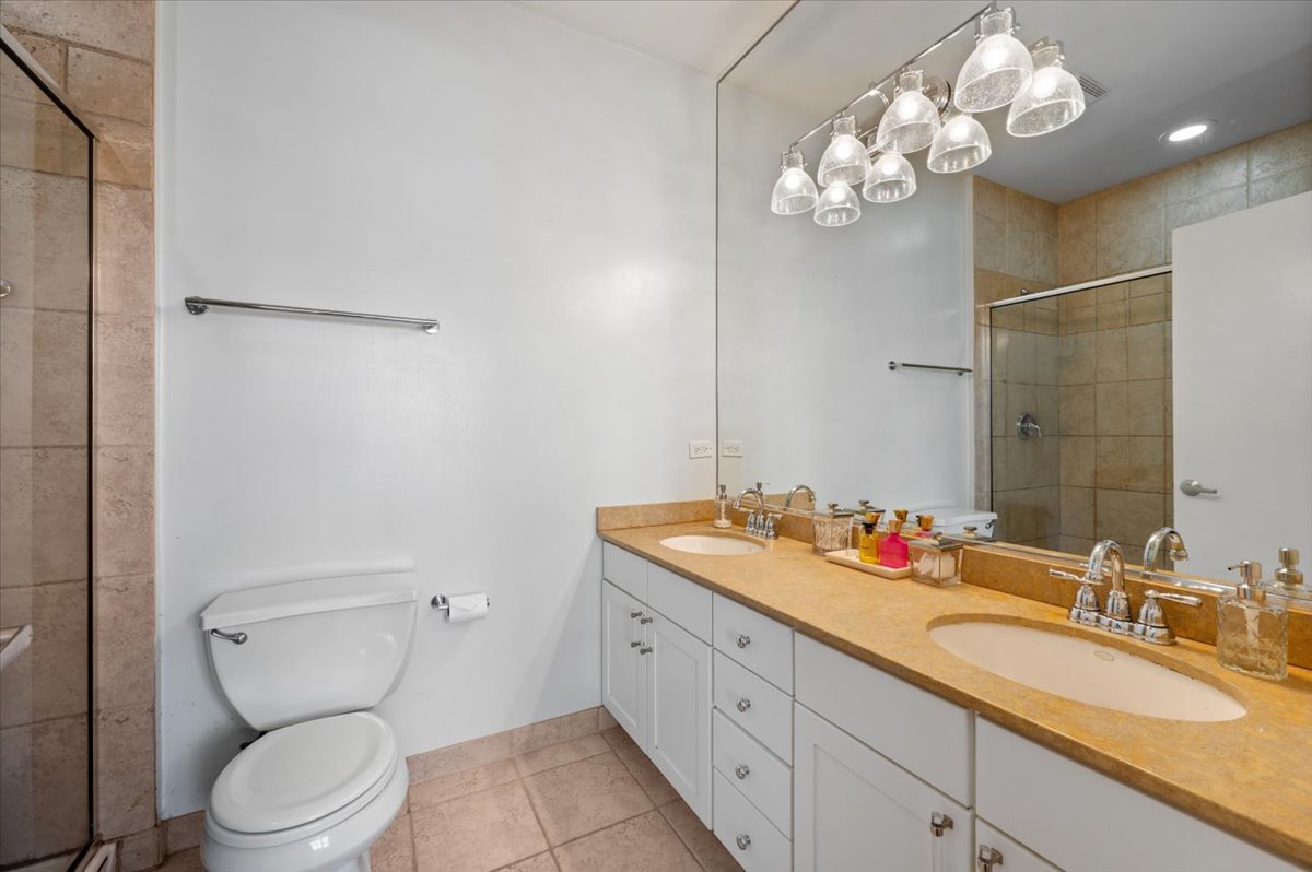 930 North Howe Street, Unit 930 Chicago, IL 60610 - Photo 16 of 27