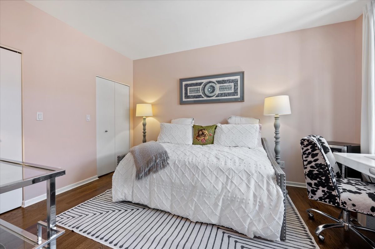 930 North Howe Street, Unit 930 Chicago, IL 60610 - Photo 18 of 27