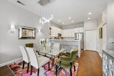 $610,000 | 930 North Howe Street, Chicago, IL 60610