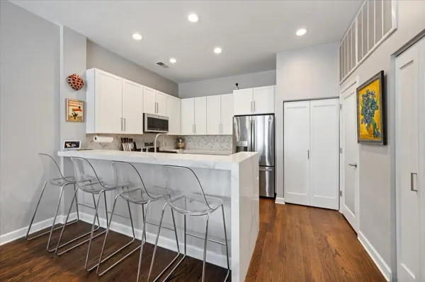 $610,000 | 930 North Howe Street, Unit 930, Chicago, IL 60610