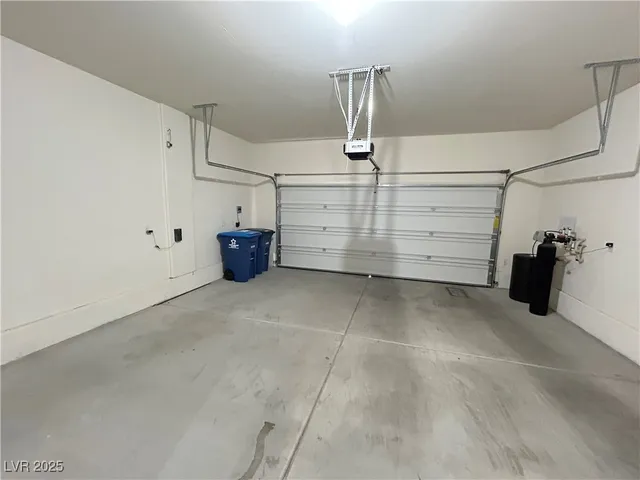 $2,350 | 10228 Crimson Meadow Avenue, Las Vegas, NV 89166