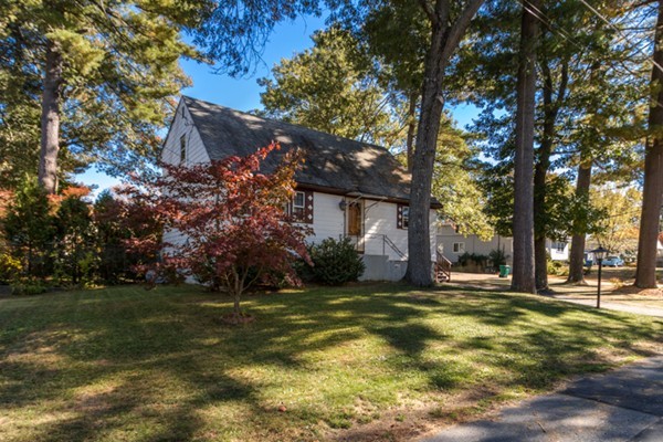 10 Edgewood Road Billerica, MA 01821 - Photo 3 of 30 Gallery Image 3