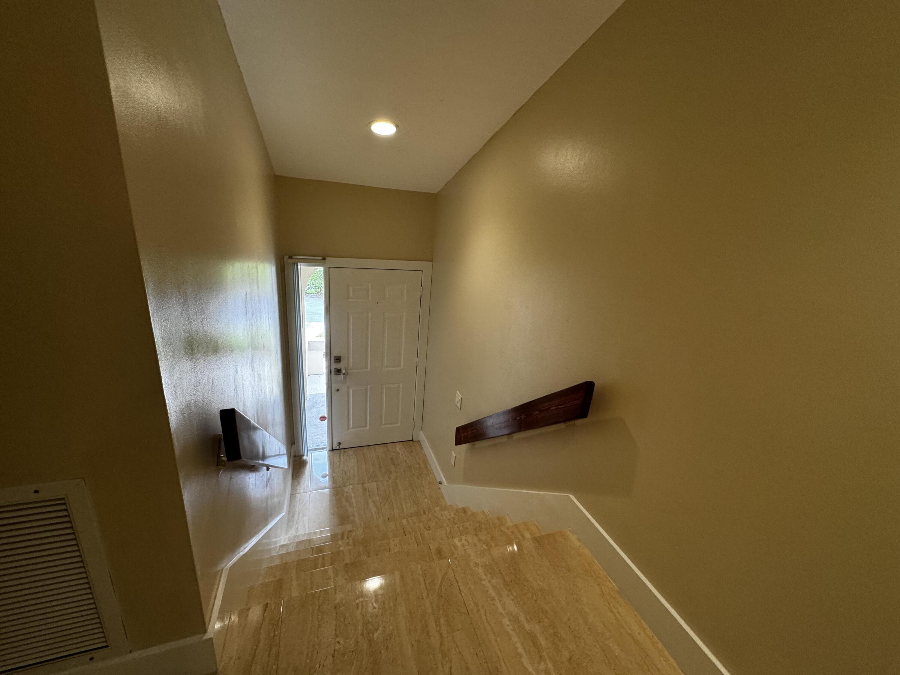 5520 Coach House Circle, Unit G Boca Raton, FL 33486 - Photo 5 of 41 5