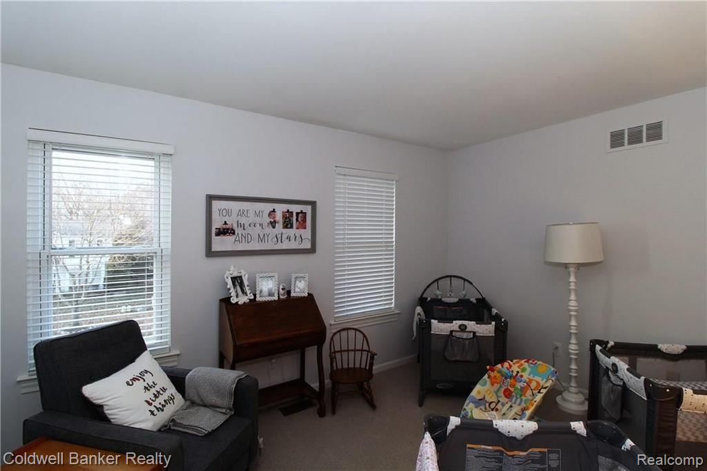258 Whitney Drive Rochester Hills, MI 48307 - Photo 8 of 22