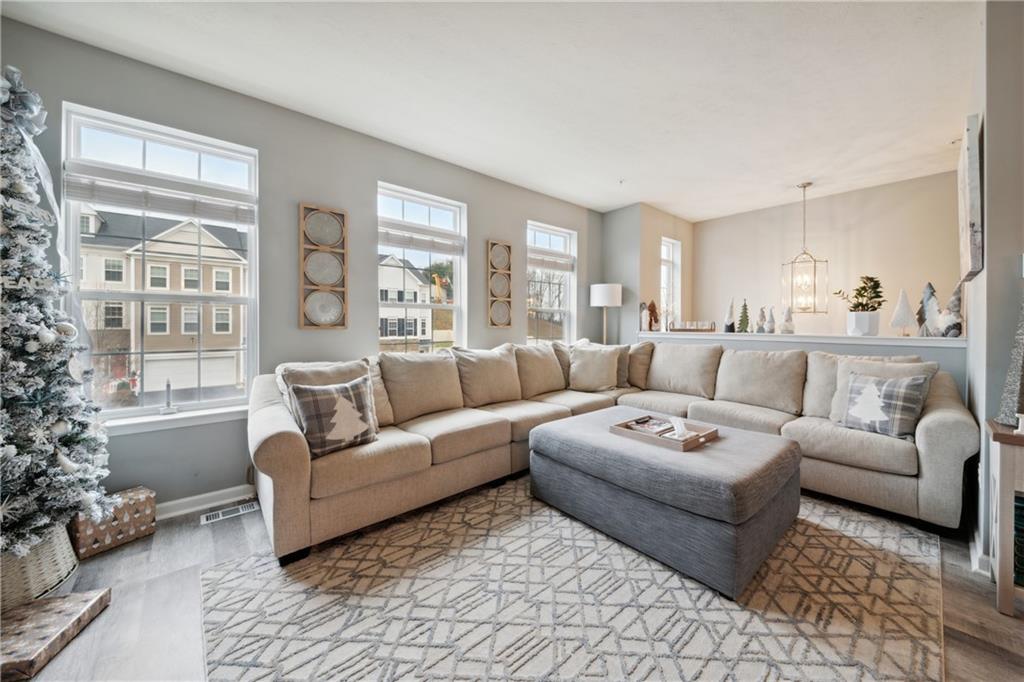 25 Truman Circle McKees Rocks, PA 15136 - Photo 2 of 25 a living room with furniture and a large window