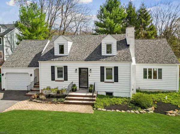 $699,000 | 81 Mountain Avenue, Mendham, NJ 07945