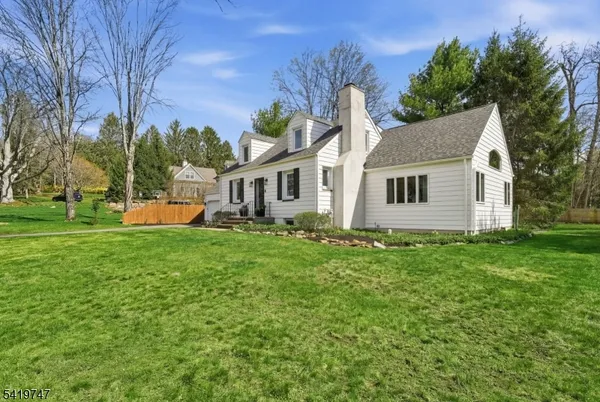 $699,000 | 81 Mountain Avenue, Mendham, NJ 07945