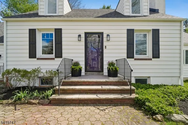 $699,000 | 81 Mountain Avenue, Mendham, NJ 07945