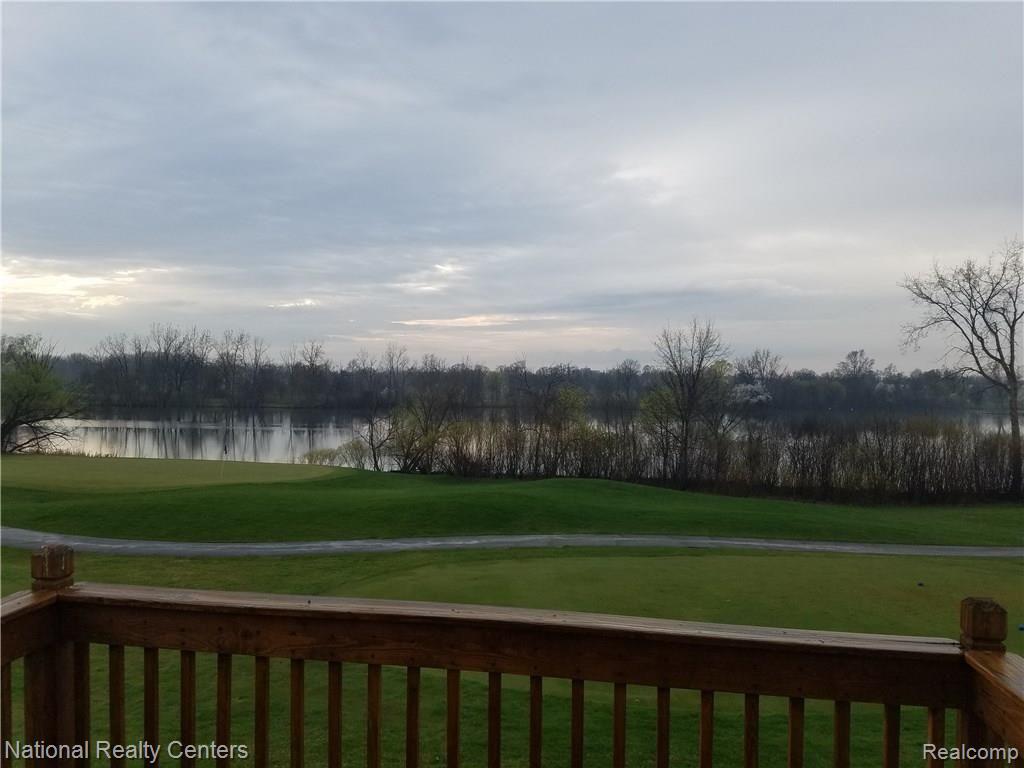 253 Oak Ridge Drive, Unit 44 Pontiac, MI 48341 - Photo 22 of 38