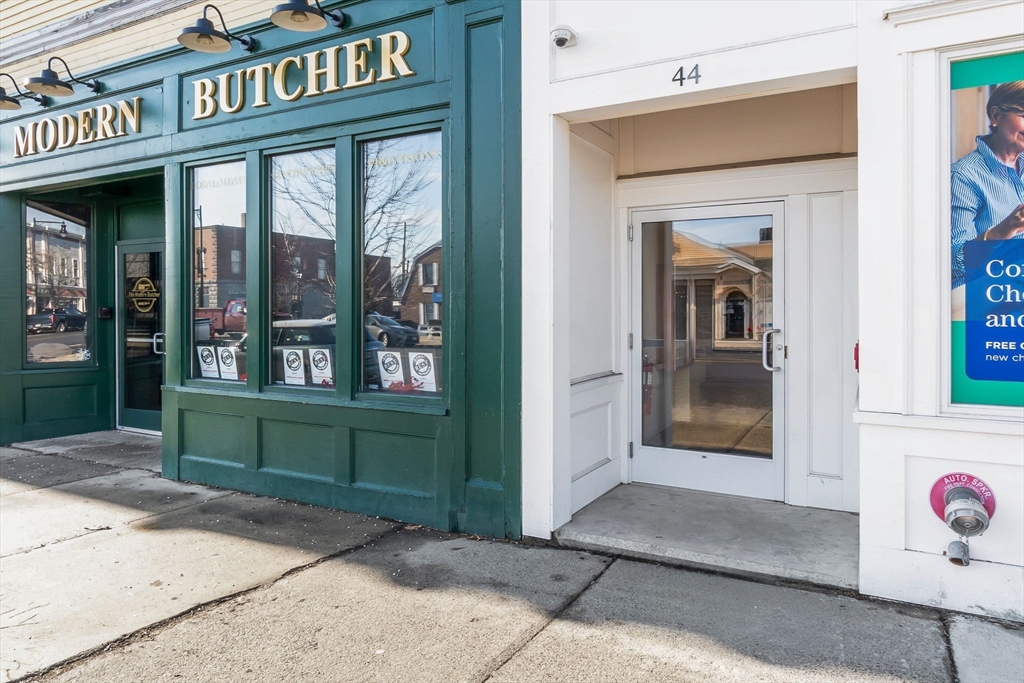 44 Maple Street, Unit 10 Danvers, MA 01923 - Photo 2 of 15