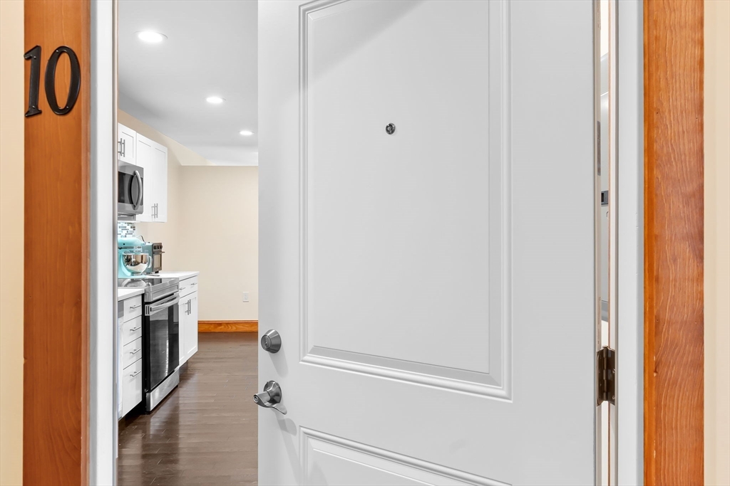 44 Maple Street, Unit 10 Danvers, MA 01923 - Photo 5 of 15