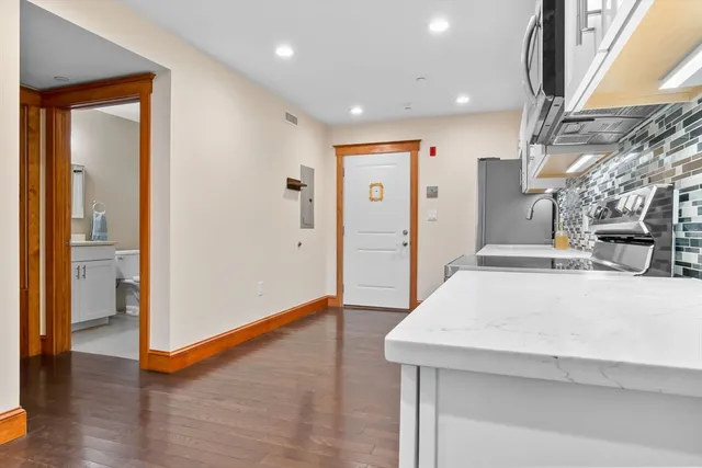 $1,900 | 44 Maple Street, Unit 10, Danvers, MA 01923