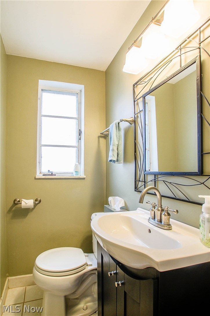 2535 Milton Road Cleveland, OH 44118 - Photo 8 of 14 Gallery Image 8