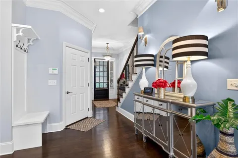 $715,000 | 5492 Glenridge Drive, Unit 580, Sandy Springs, GA 30342