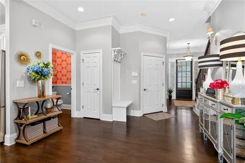 $715,000 | 5492 Glenridge Drive, Unit 580, Sandy Springs, GA 30342