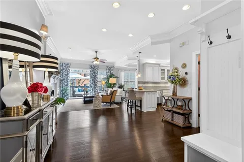 $715,000 | 5492 Glenridge Drive, Unit 580, Sandy Springs, GA 30342