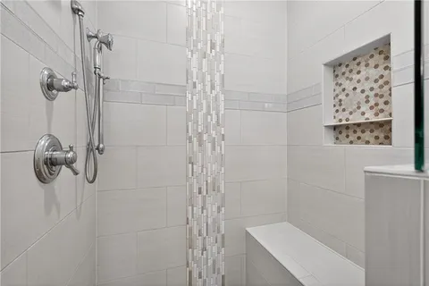 $715,000 | 5492 Glenridge Drive, Unit 580, Sandy Springs, GA 30342