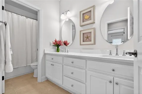 $715,000 | 5492 Glenridge Drive, Unit 580, Sandy Springs, GA 30342