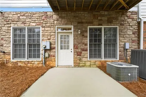 $715,000 | 5492 Glenridge Drive, Unit 580, Sandy Springs, GA 30342