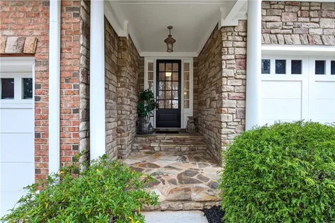 $715,000 | 5492 Glenridge Drive, Unit 580, Sandy Springs, GA 30342