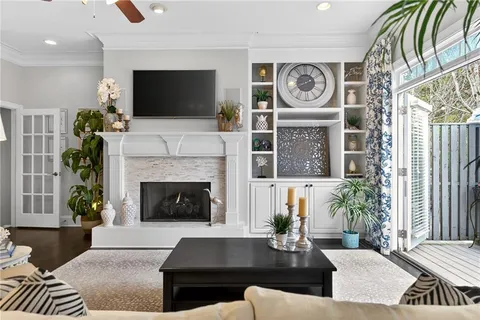 $715,000 | 5492 Glenridge Drive, Unit 580, Sandy Springs, GA 30342
