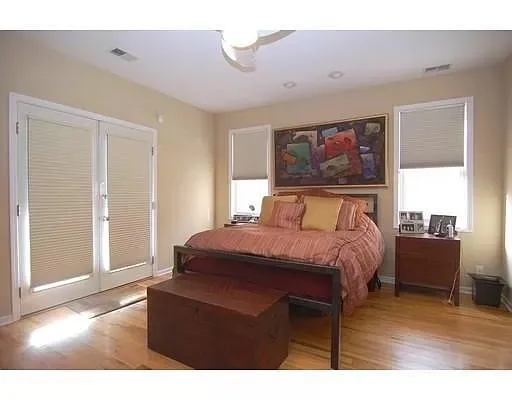 $3,750 | 841 West Buckingham Place, Unit 2, Chicago, IL 60657