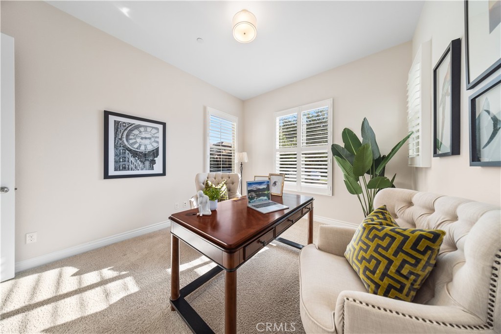 111 Lovelace Irvine, CA 92620 - Photo 19 of 55 a living room with furniture