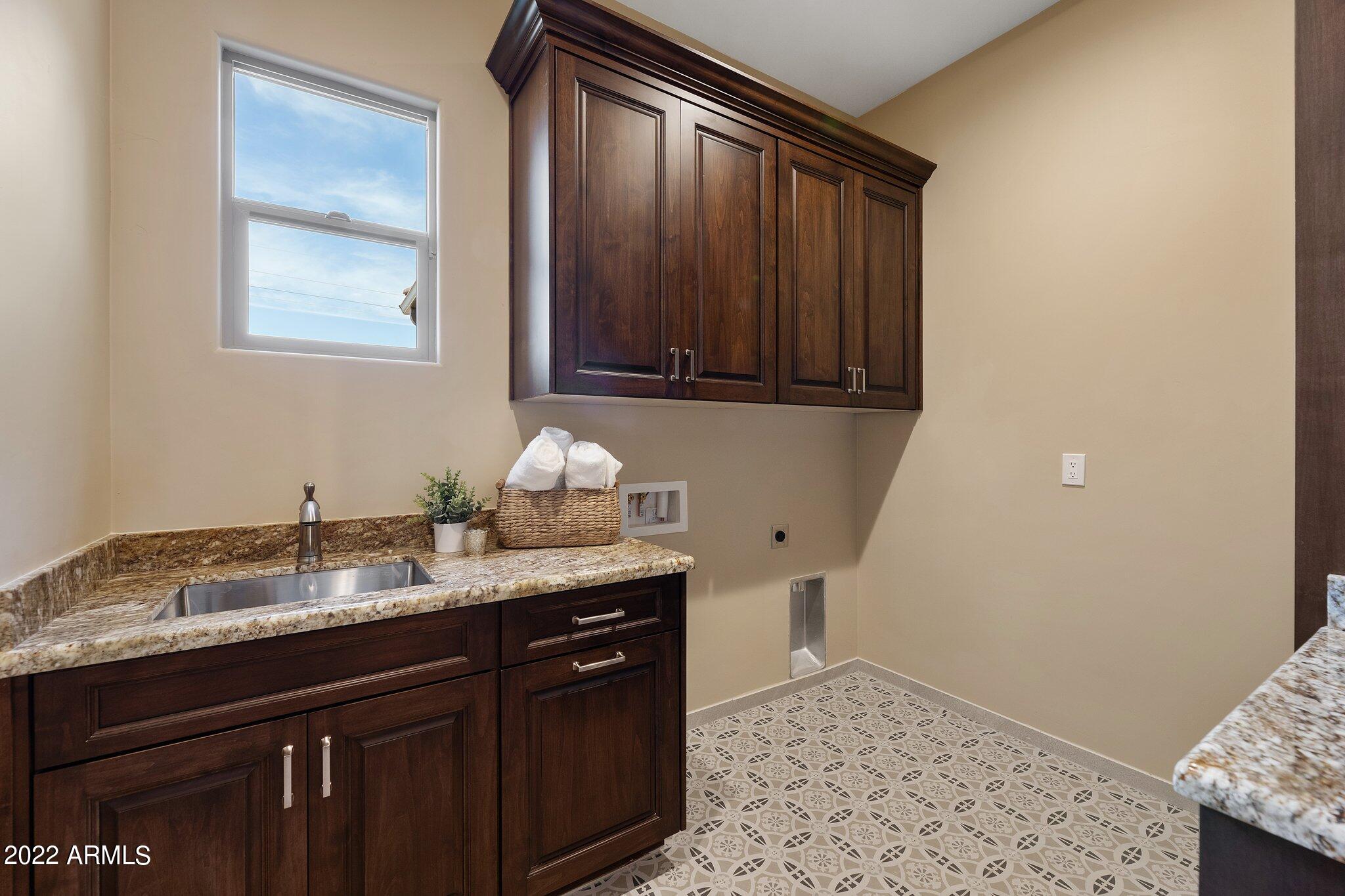 1315 West Irvine Road Phoenix, AZ 85086 - Photo 29 of 34 Laundry Room