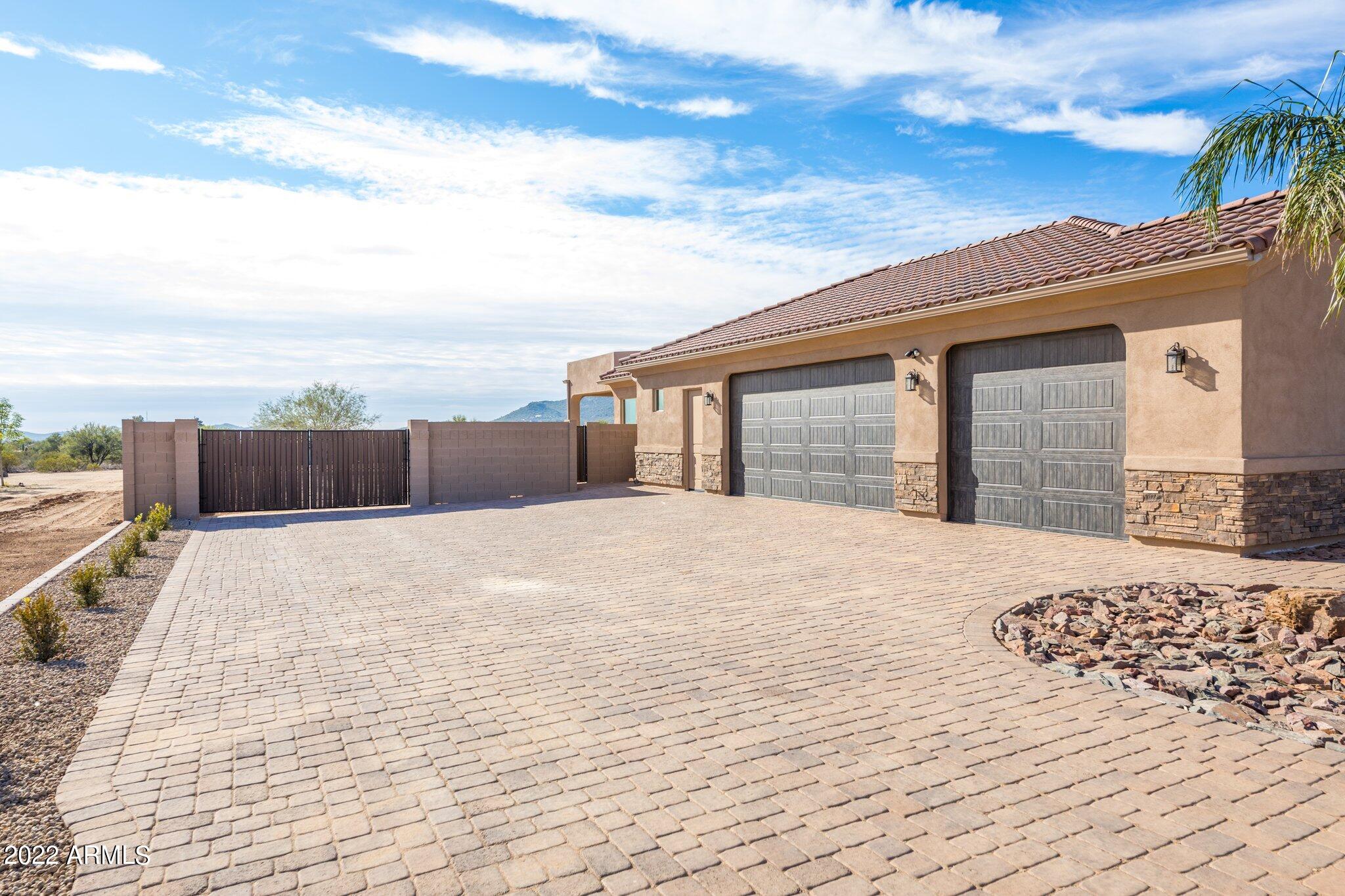 1315 West Irvine Road Phoenix, AZ 85086 - Photo 33 of 34 RV Gate for your toys!