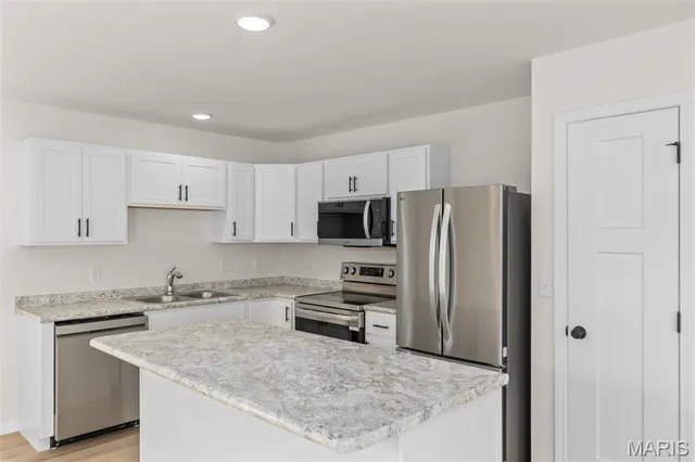 $329,000 | 1016 Fox Manor Court, Staunton, IL 62088