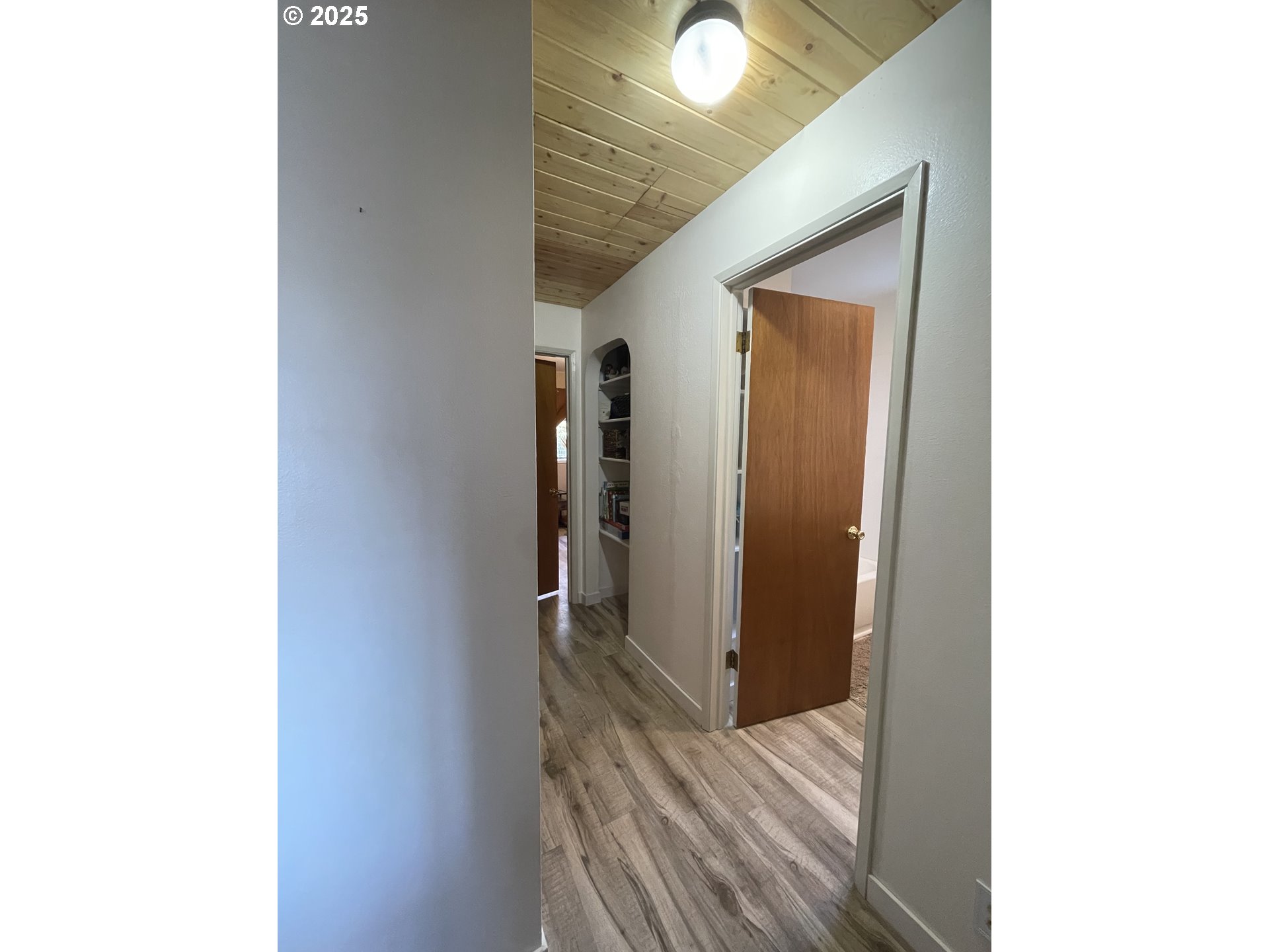 475 Burnham Avenue Maupin, OR 97037 - Photo 10 of 29