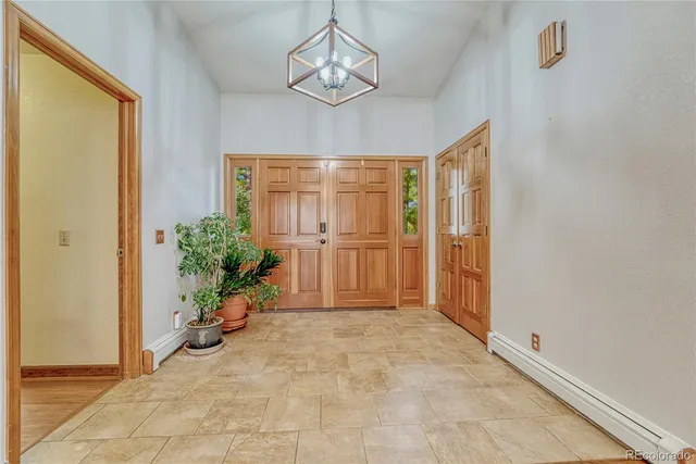 a view of entryway with livingroom