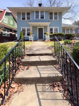 $225,000 | 1415 North Clinton Boulevard, Bloomington, IL 61701
