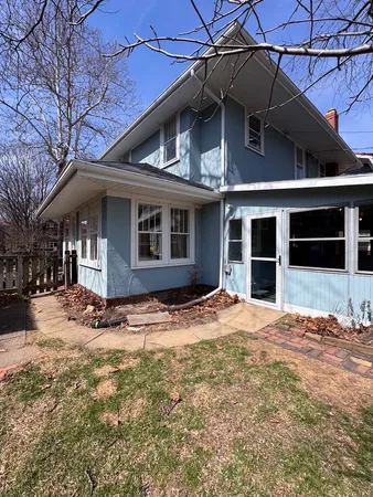 $225,000 | 1415 North Clinton Boulevard, Bloomington, IL 61701