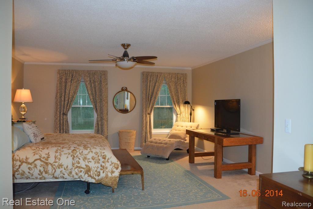 1182 East Fairview Lane Rochester, MI 48306 - Photo 18 of 30 21-DSC_4748.jpg