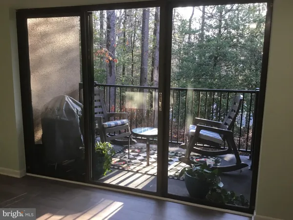 $329,900 | 11609 Stoneview Square, Unit 11C, Reston, VA 20191