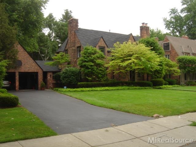 126 Moran Road Grosse Pointe Farms, MI 48236 - Photo 2 of 29