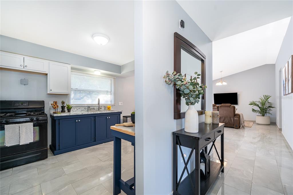 12141 Caper Street Orlando, FL 32837 - Photo 5 of 25