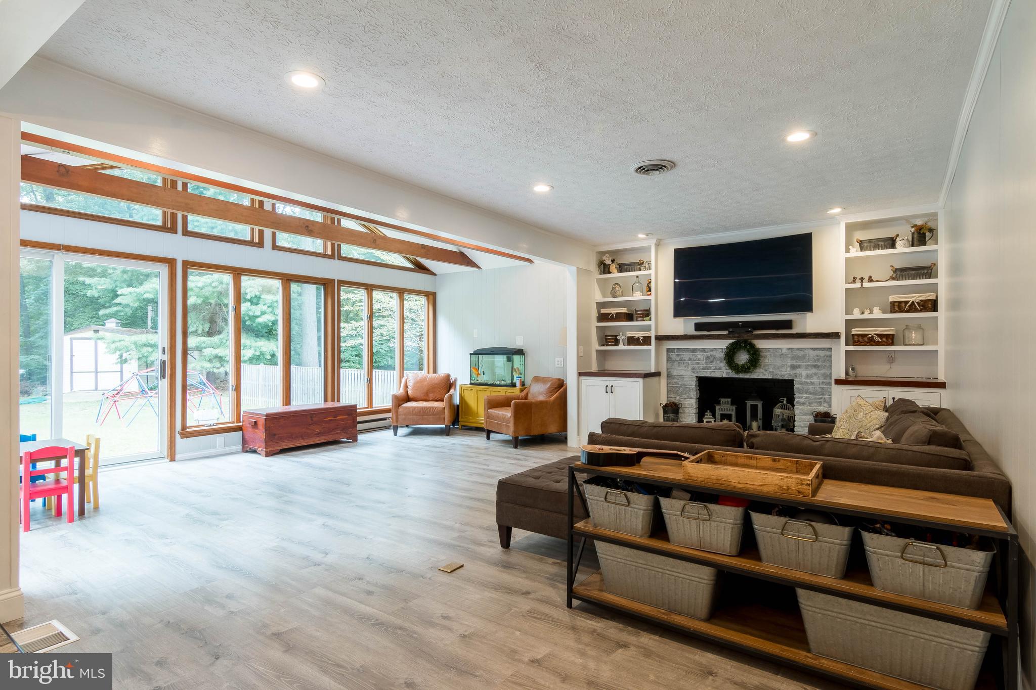 522 Ridge Road Annapolis, MD 21401 - Photo 21 of 50 Beautiful wood-burning fire place with built-ins
