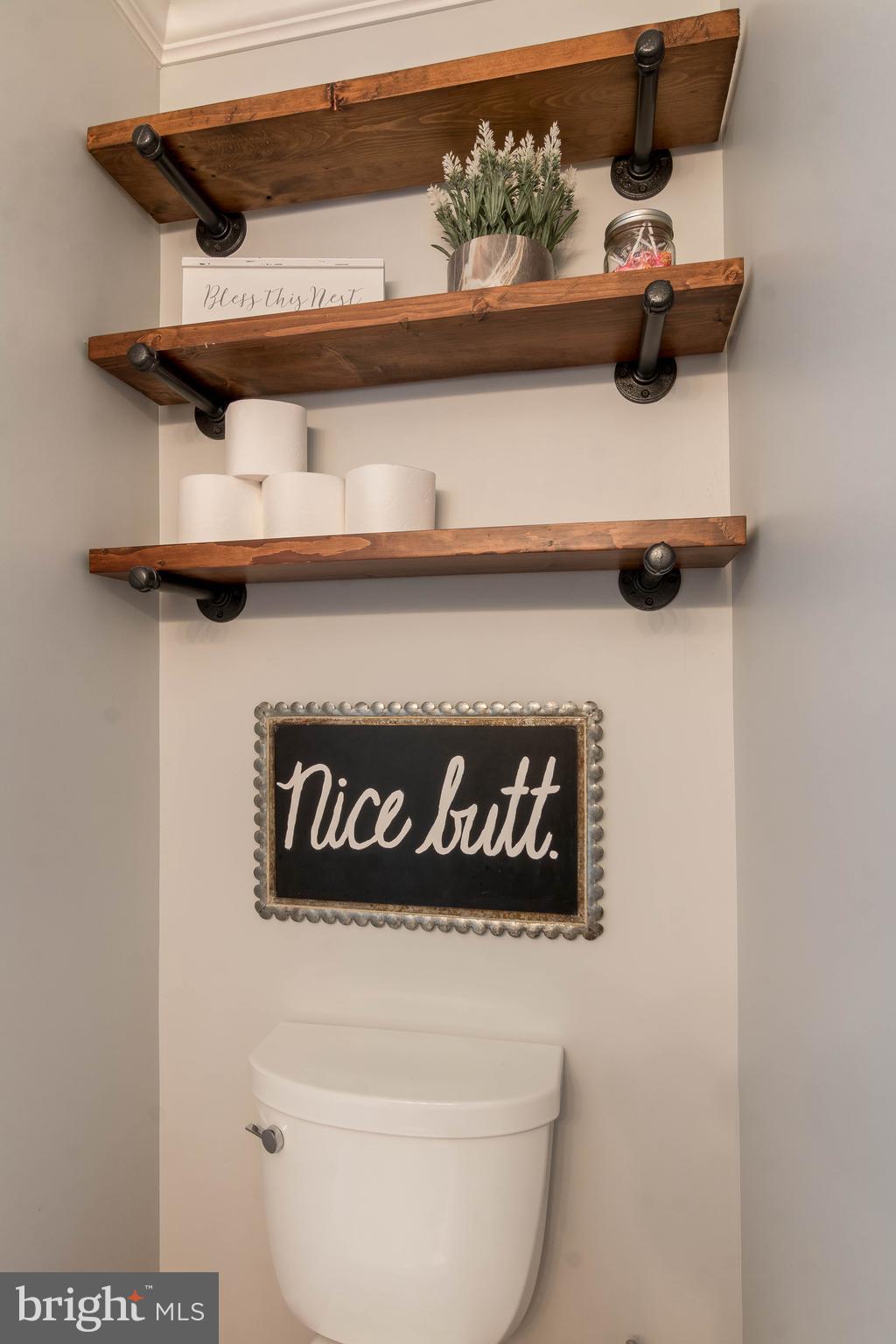 522 Ridge Road Annapolis, MD 21401 - Photo 30 of 50 1/2 bath on main level