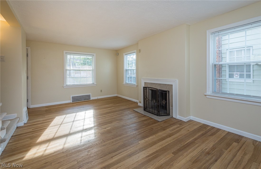 3702 Pennington Road Cleveland, OH 44120 - Photo 4 of 24