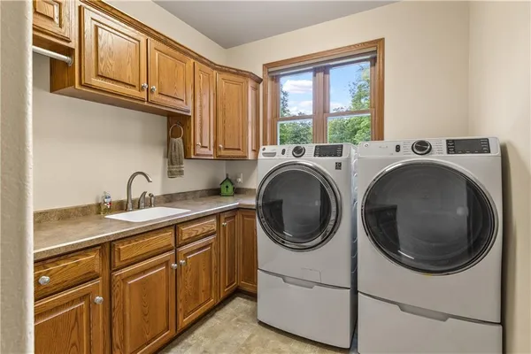 $1,075,000 | 16122 361st Street, Stanley, WI 54768