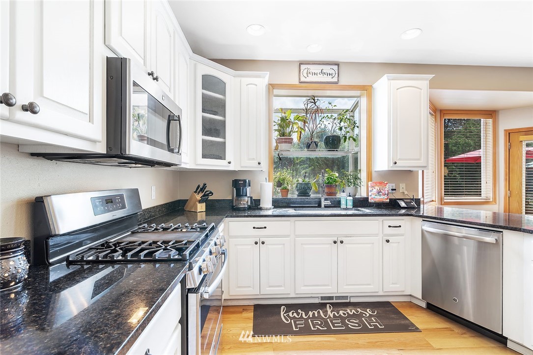16632 101st Place Southeast Snohomish, WA 98290 - Photo 6 of 25 Gallery Image 6