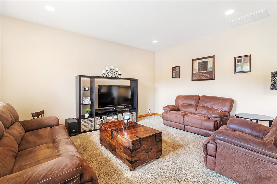 16632 101st Place Southeast Snohomish, WA 98290 - Photo 9 of 25 Gallery Image 9